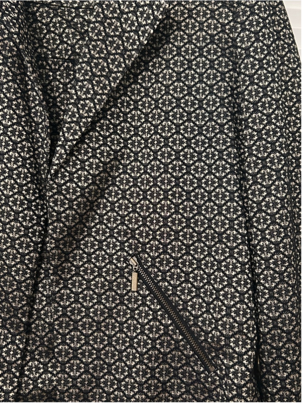Chico’s Black Gold Geometric Floral Blazer Pants Set 2-Piece set, Size 2 - Picture 6 of 16